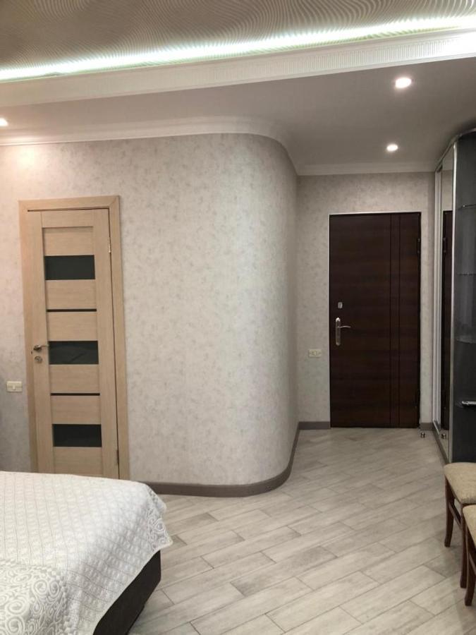 Sm Apartment Jerevan Buitenkant foto